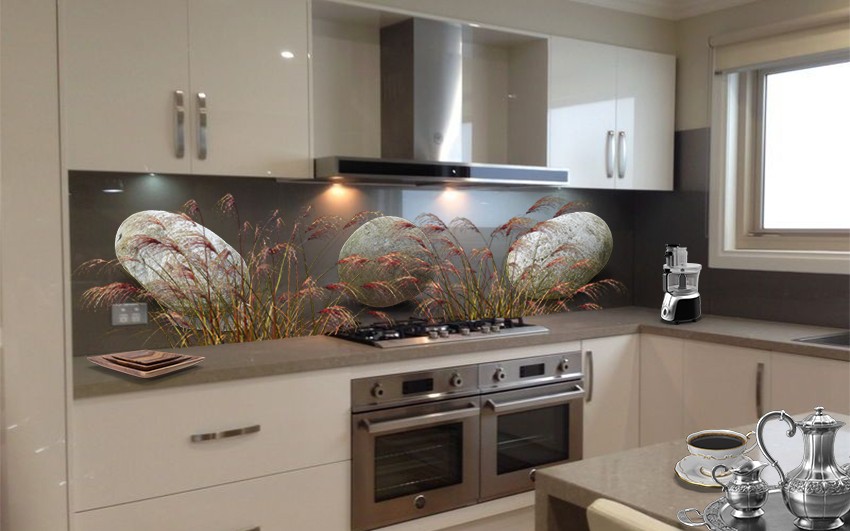 panel szklany do kuchni kamienie trawa